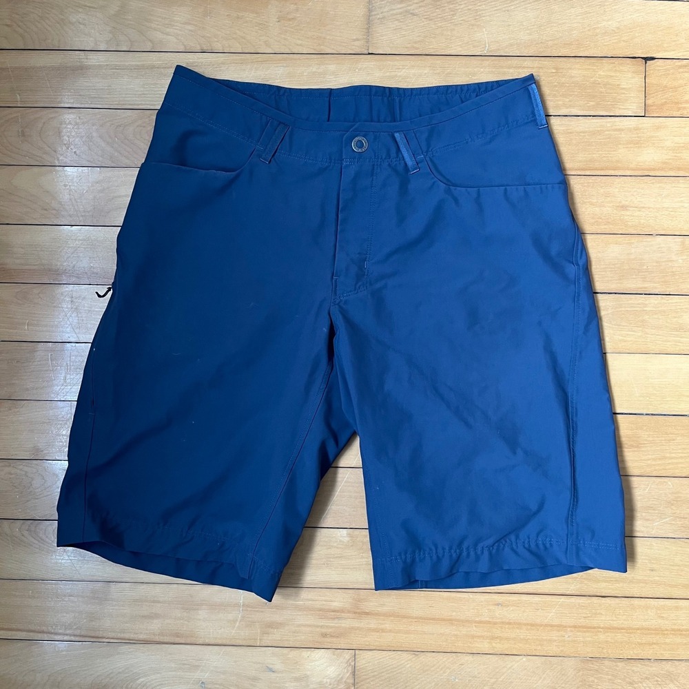 Arcteryx Mens 31 Navy Blue Technical Hiking Shorts Stretch Nylon Gorpcore